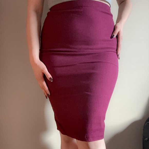 Maroon Pencil Skirt - Picture 2 of 8